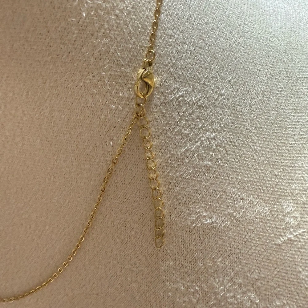 N/A elegant gold